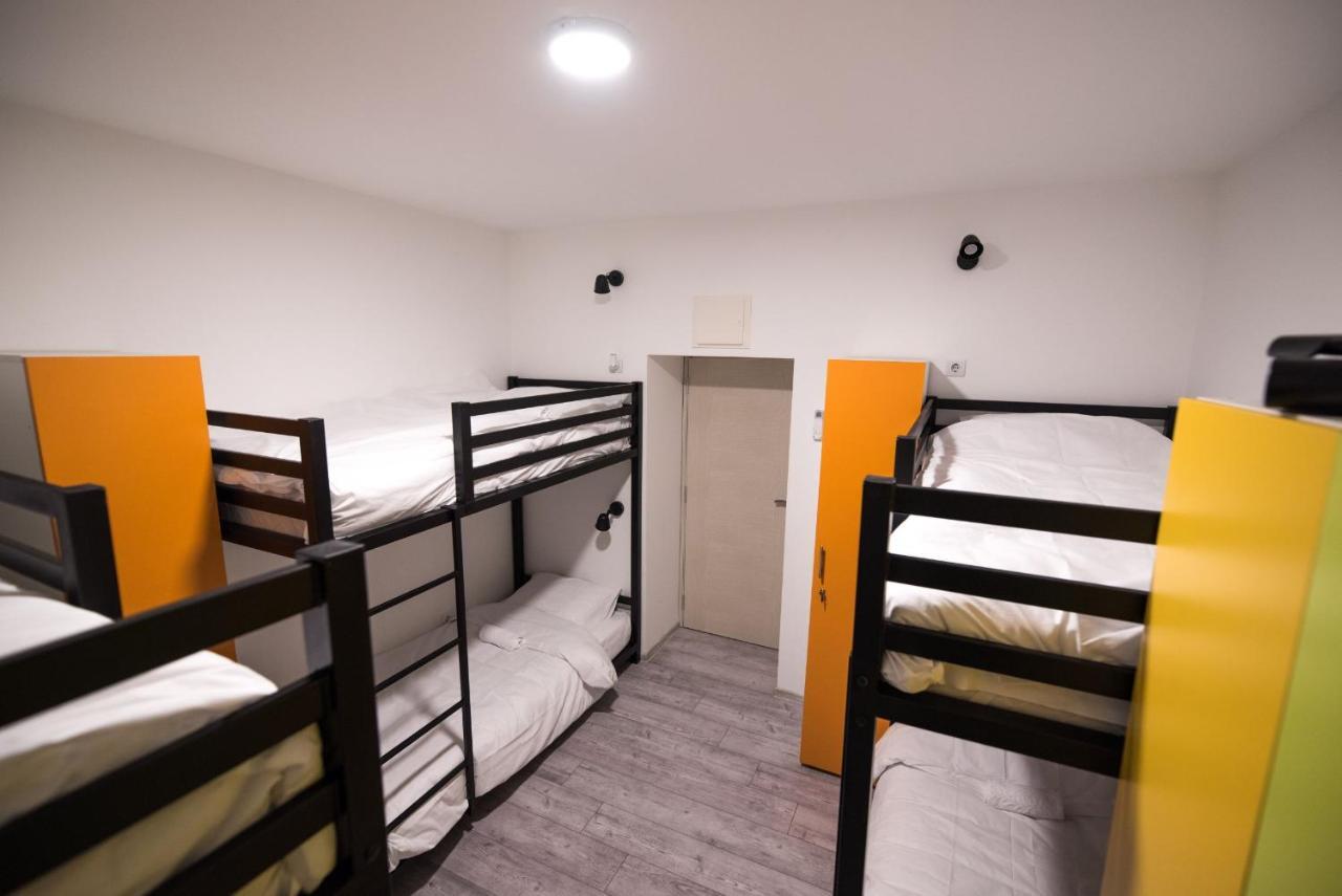 Hostel Evropa Nikšić Екстериор снимка