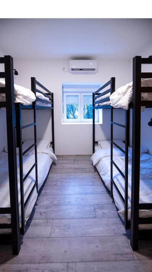 Hostel Evropa Nikšić Екстериор снимка