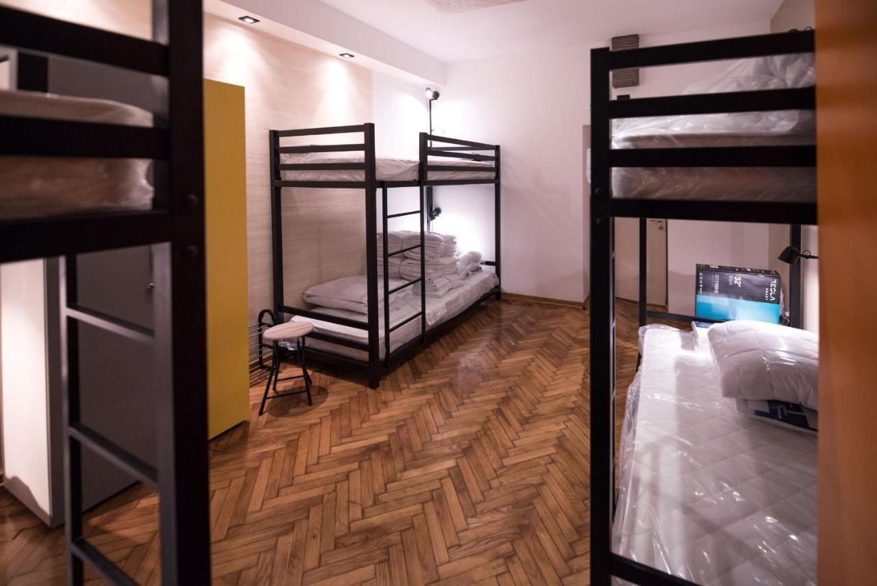 Hostel Evropa Nikšić Екстериор снимка