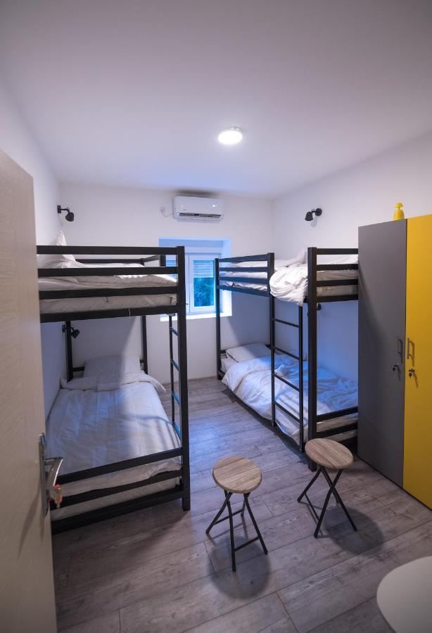 Hostel Evropa Nikšić Екстериор снимка
